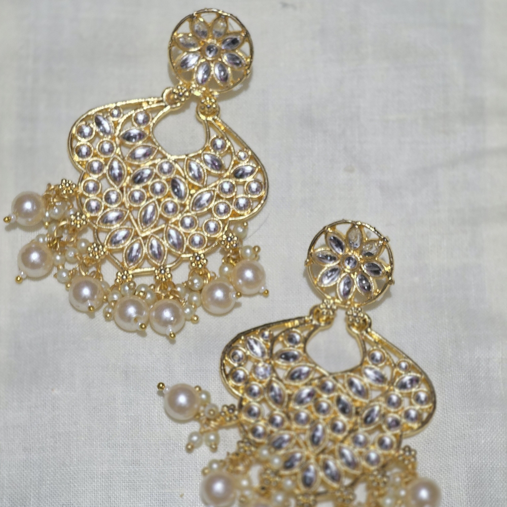 Elegant Gold and Pearl Earrings
